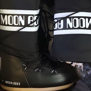 Icon Black Moon Boots